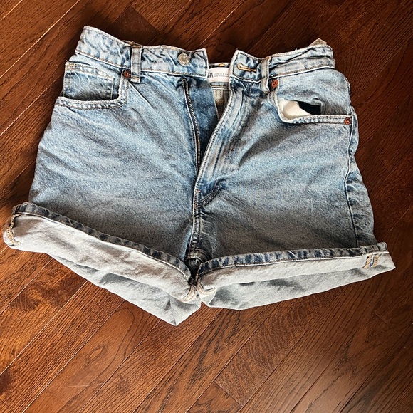 Zara Jean Shorts - Picture 1 of 4